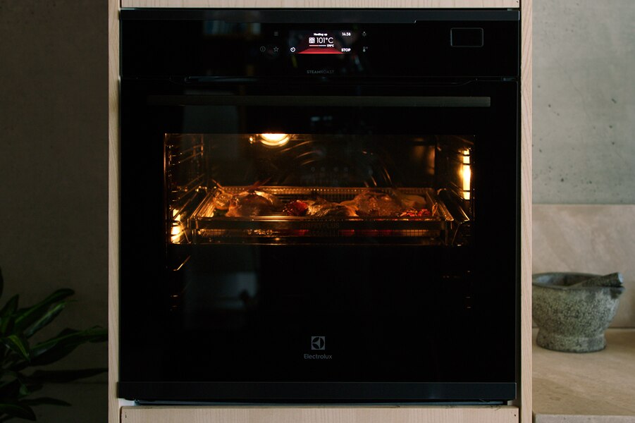คำแนะนำวิธีการใช้เตาอบ | Electrolux Thailand คำแนะนำวิธีการใช้เตาอบ | Electrolux Thailand