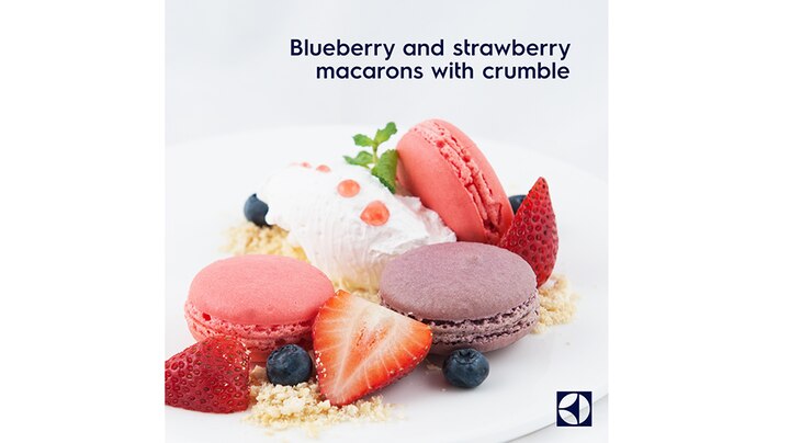 Blueberry-and-strawberry-macarons.png