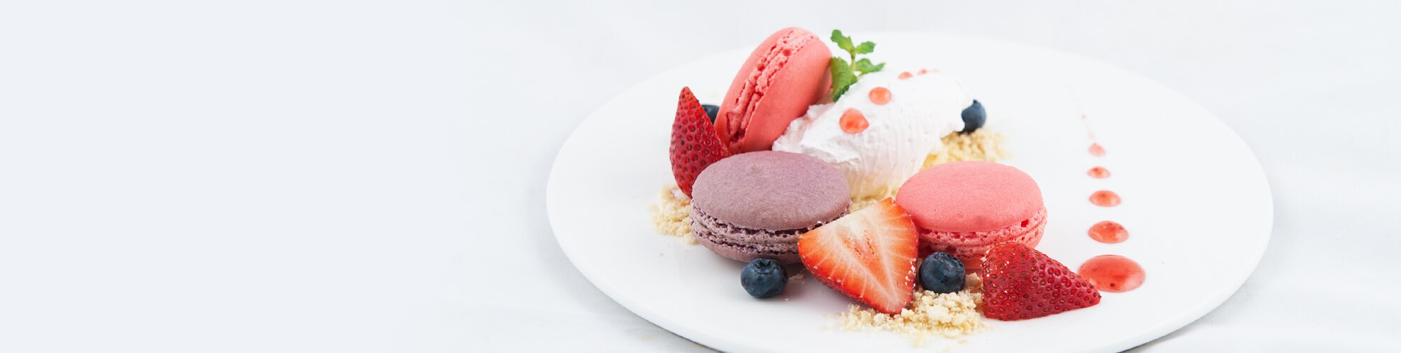 Blueberry and Strawberry Macarons with Crumble