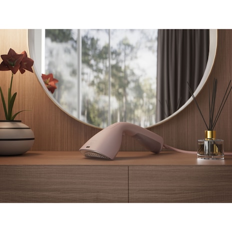 1400W UltimateCare 500 garment steamer