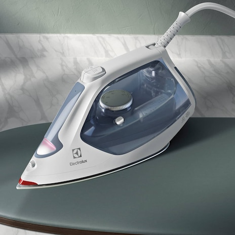 2400 watt Refine 700 steam iron - E7SI1-60WB | Electrolux Thailand