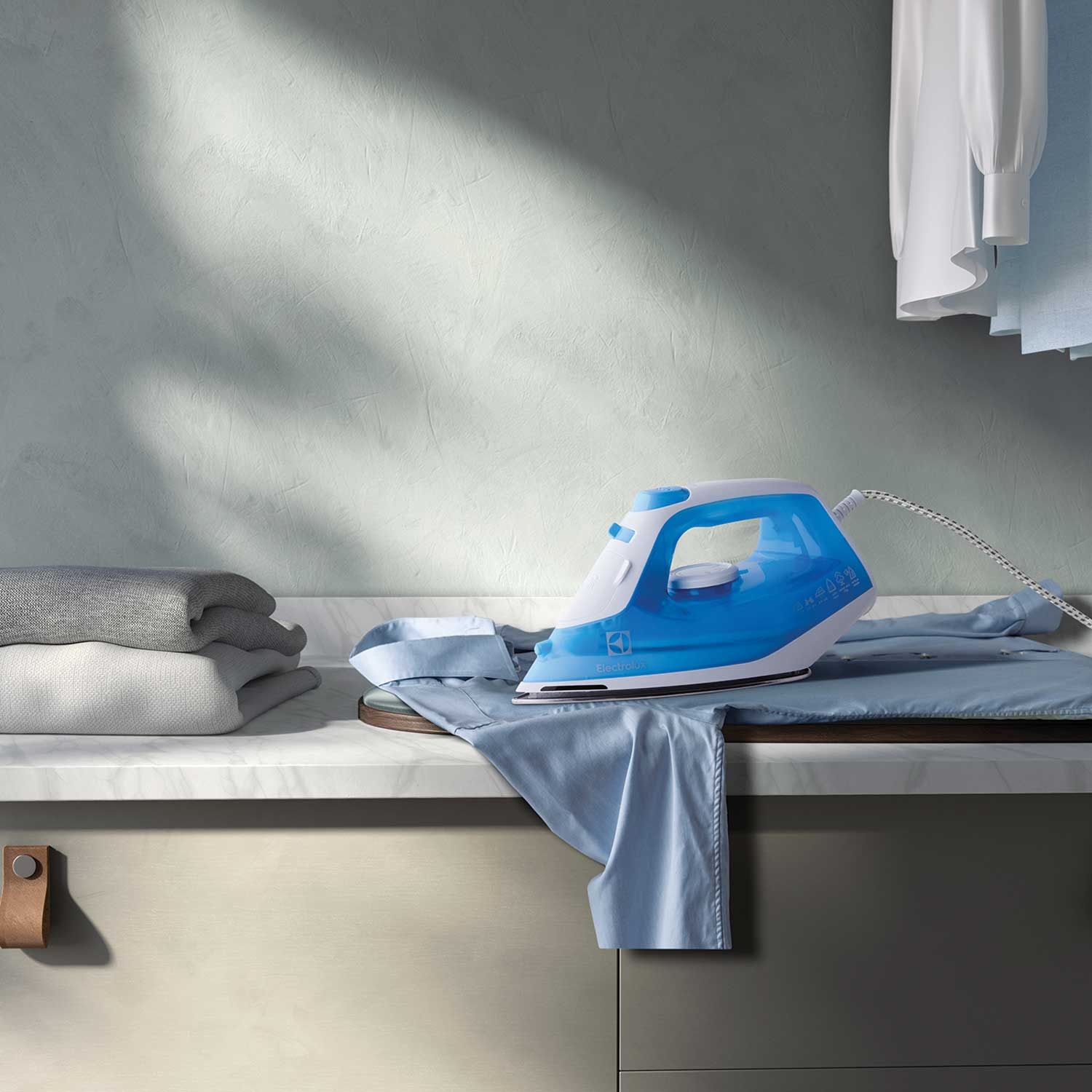 1600 watt EasyLine steam iron ESI4017 Electrolux Thailand