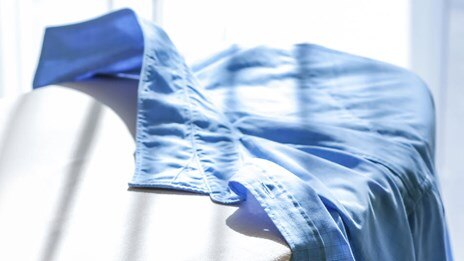 เตารีดไอน้ำระบบสัมผัส รุ่น Refine 600 กำลังไฟ 2400 วัตต์ - E6SS1-40PP | Electrolux Thailand