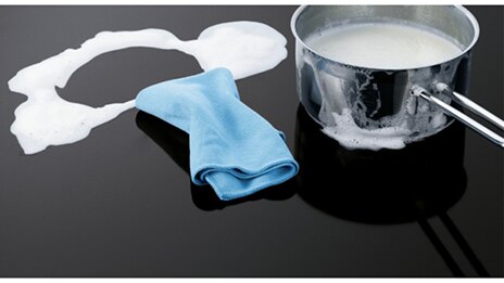 เตาแม่เหล็กไฟฟ้าแบบตั้งโต๊ะ 2,100 วัตต์ ETD42SKR - กระจก | Electrolux Thailand